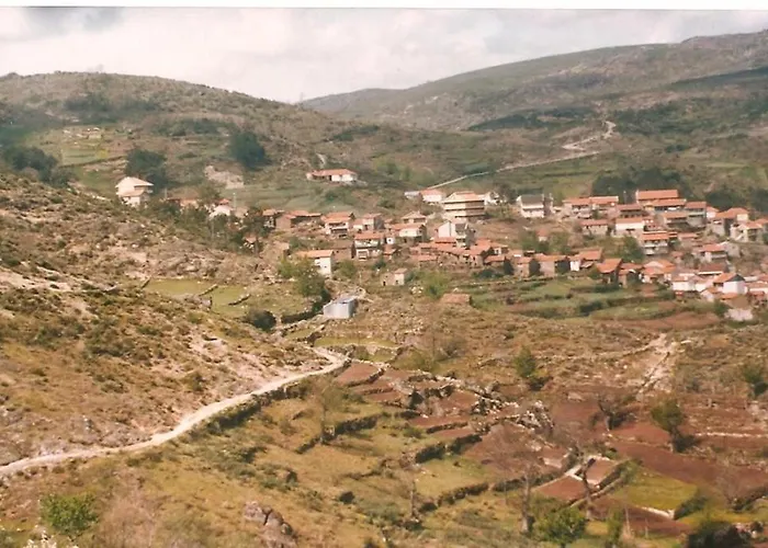 Casa Largo S Lourenco E Casa Da Videira