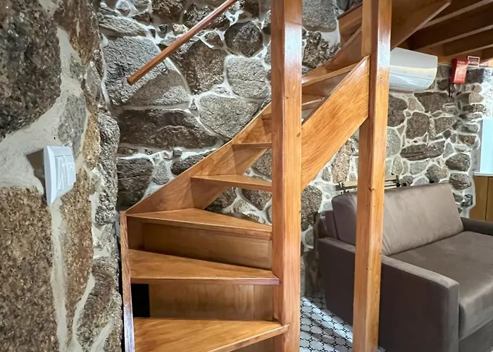 Casa Largo S Lourenco E Casa Da Videira